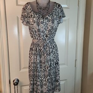 3/$20 NWT Merona Snakeprint Pattern Size Large Tie Waist Dress
